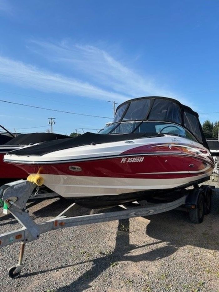 2012 Sea Ray 220 Sundeck Photo 1 of 3