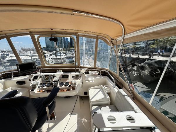 2002 Mainship 430 Aft Cabin Photo 34 sur 55