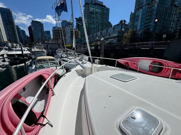 2002 Mainship 430 Aft Cabin Photo 45 sur 55