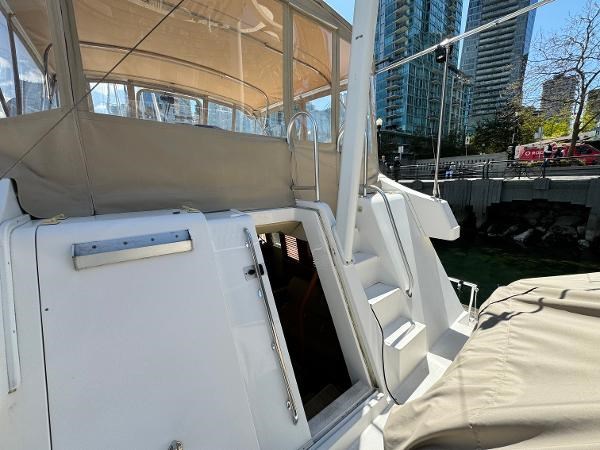 2002 Mainship 430 Aft Cabin Photo 47 sur 55