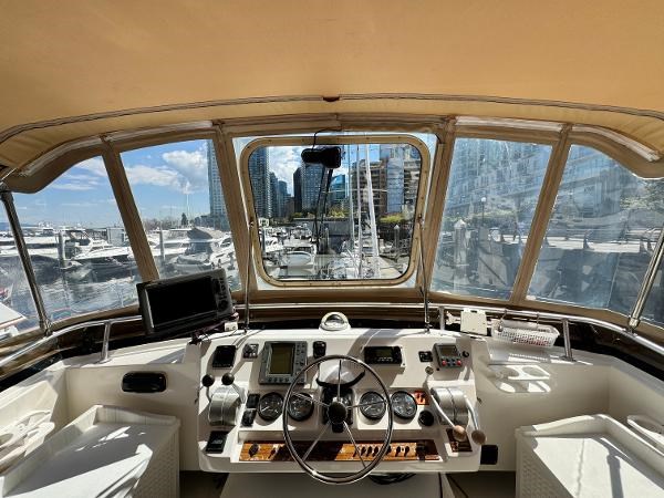 2002 Mainship 430 Aft Cabin Photo 37 sur 55