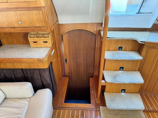 2002 Mainship 430 Aft Cabin Photo 17 sur 55