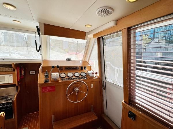 2002 Mainship 430 Aft Cabin Photo 18 sur 55