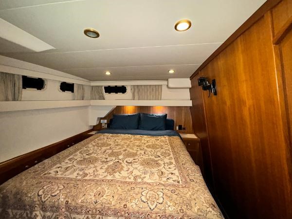 2002 Mainship 430 Aft Cabin Photo 19 sur 55