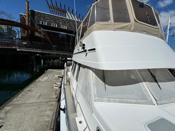 2002 Mainship 430 Aft Cabin Photo 43 sur 55
