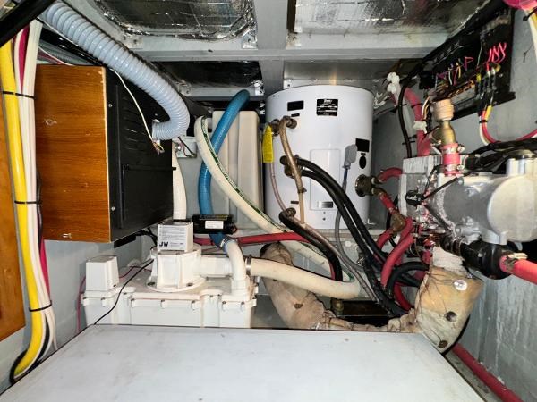 2002 Mainship 430 Aft Cabin Photo 54 sur 55