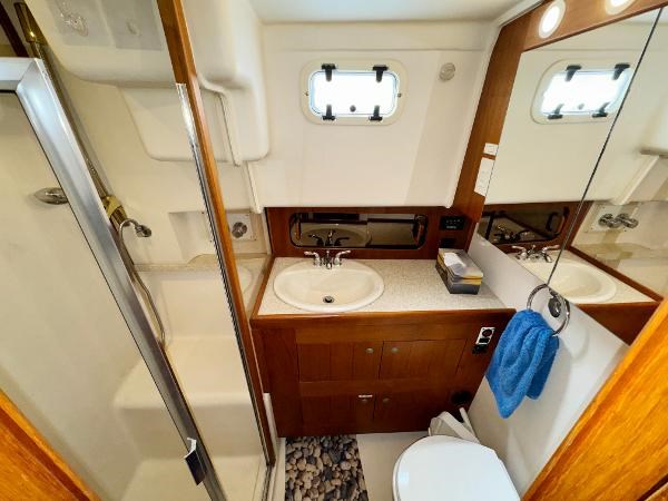 2002 Mainship 430 Aft Cabin Photo 22 sur 55