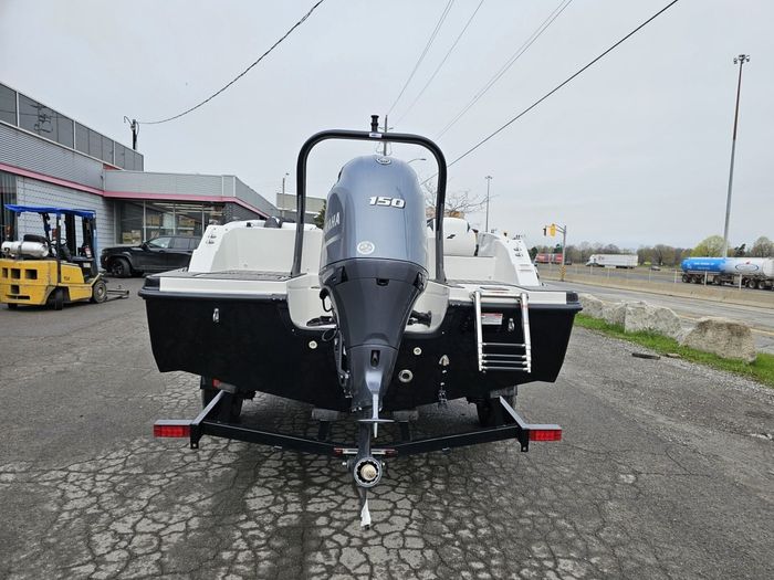 2023 Starcraft SVX 191 W/ 150HP Yamaha Photo 4 sur 17