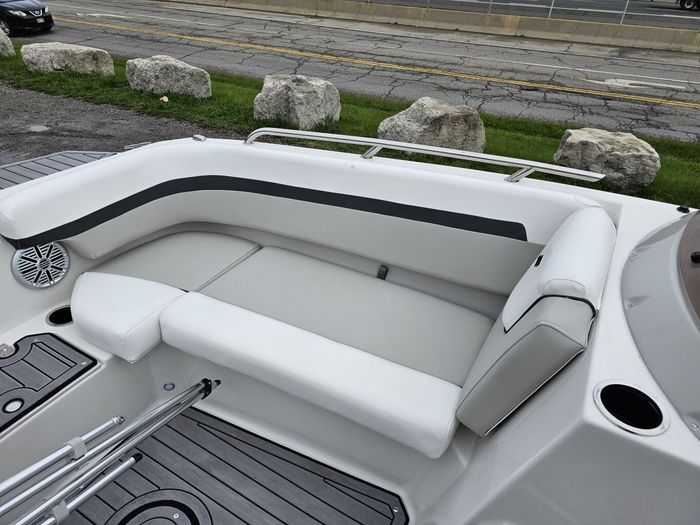 2023 Starcraft SVX 191 W/ 150HP Yamaha Photo 11 sur 17