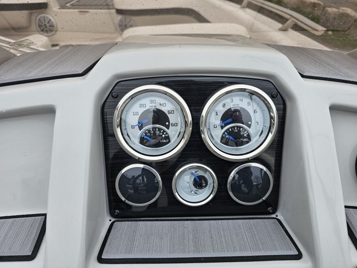2023 Starcraft SVX 191 W/ 150HP Yamaha Photo 15 sur 17