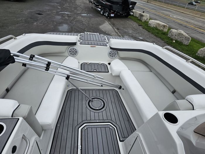 2023 Starcraft SVX 191 W/ 150HP Yamaha Photo 9 sur 17