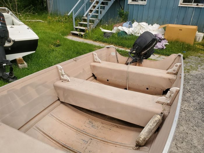 Smoker Craft Voyager 2004 Used Boat for Sale in Rideau Ferry, Ontario