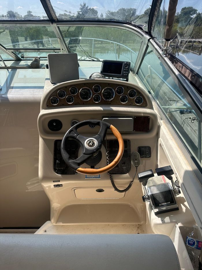 1999 Sea Ray 290 Sundancer Photo 12 of 27