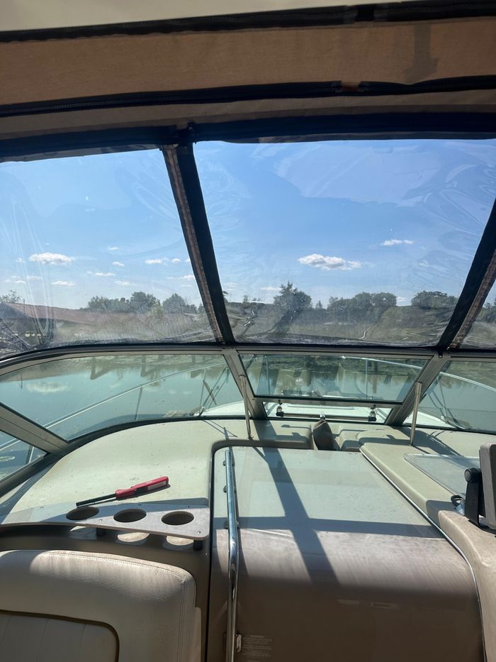 1999 Sea Ray 290 Sundancer Photo 21 of 27