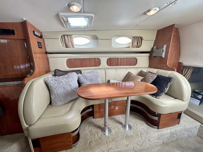 2005 Rinker 342 Fiesta Vee Photo 8 sur 14