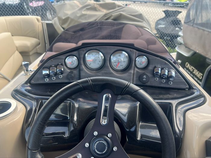 Legend BayShore Lounger 2018 Used Boat for Sale in Mactier, Ontario