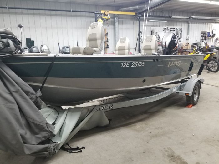 2000 Lund 1700 Angler Photo 1 of 6