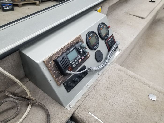 2000 Lund 1700 Angler Photo 6 of 6