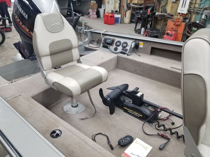 2000 Lund 1700 Angler Photo 5 of 6