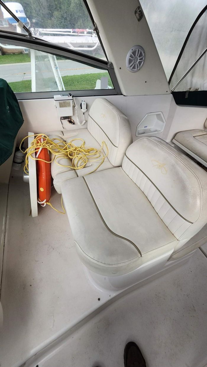 2001 Monterey 282 Cruisers MC Photo 10 of 26