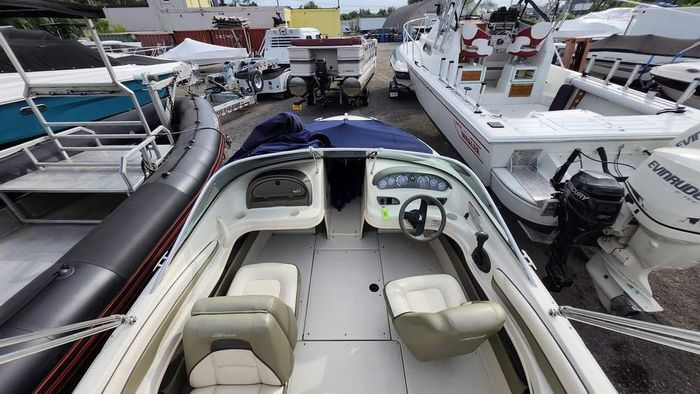 2005 Sea Ray 185 Sport BR Photo 9 of 14