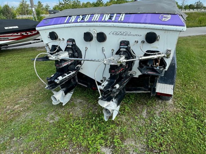 1995 Challenger Offshore Super v-28 Photo 2 of 11