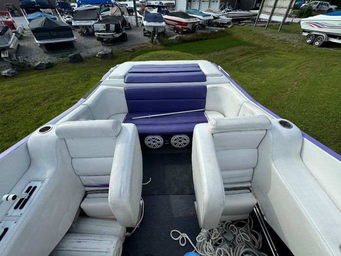 1995 Challenger Offshore Super v-28 Photo 5 of 11