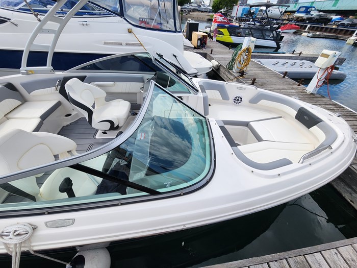 2022 Chaparral 21 SSI Sport Photo 2 sur 19