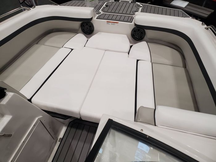 2023 Starcraft Marine SVX 210 With Mercruiser 4.5L 250HP Photo 14 of 20
