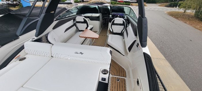 2025 Sea Ray 260 SLX Photo 20 sur 33