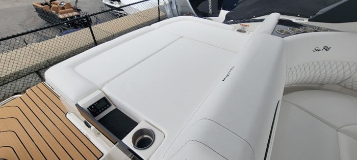 2025 Sea Ray 260 SLX Photo 16 sur 33