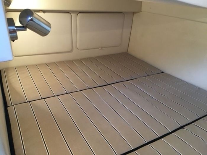 2010 Bayliner 335 SB Photo 9 sur 20