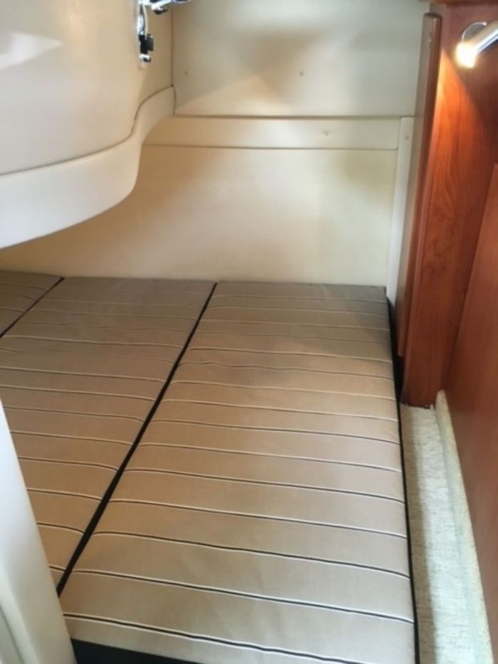 2010 Bayliner 335 SB Photo 10 sur 20