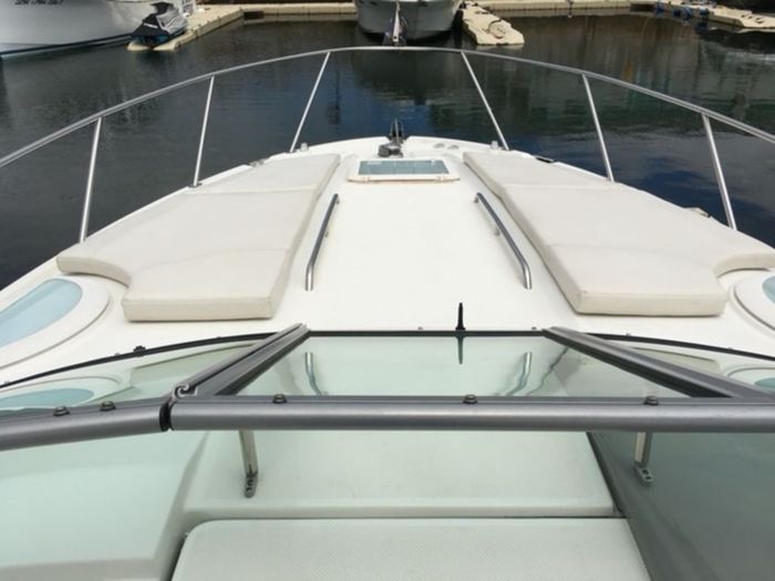 2010 Bayliner 335 SB Photo 8 sur 20