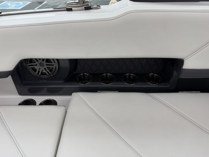 2025 Cobalt R4 Photo 31 sur 40