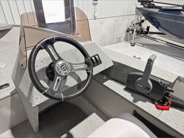 2023 Smoker Craft Angler / Patriot 16 SC Photo 6 of 16