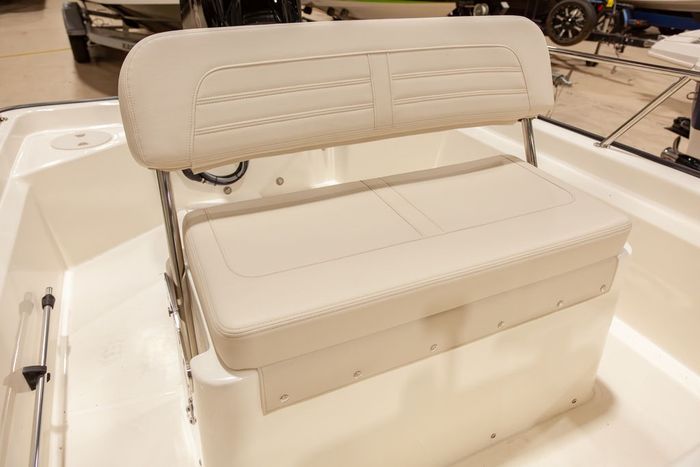 2024 Boston Whaler 150 Montauk Photo 7 of 14