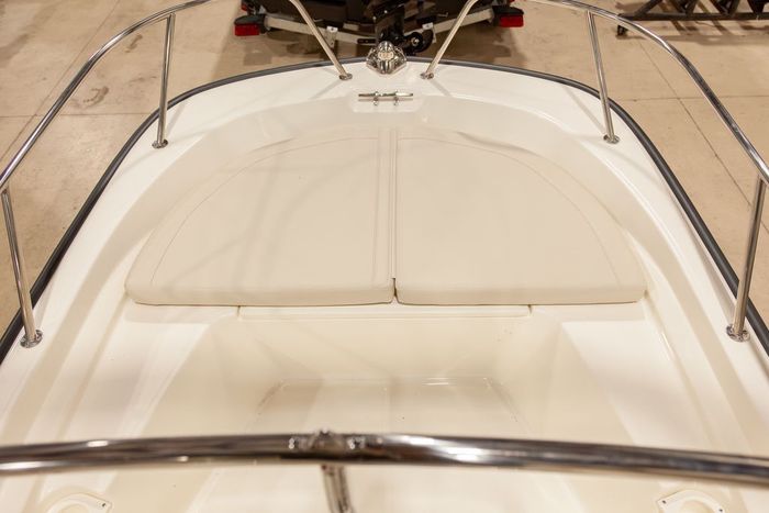 2024 Boston Whaler 150 Montauk Photo 8 of 14