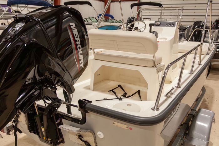 2024 Boston Whaler 150 Montauk Photo 2 of 14