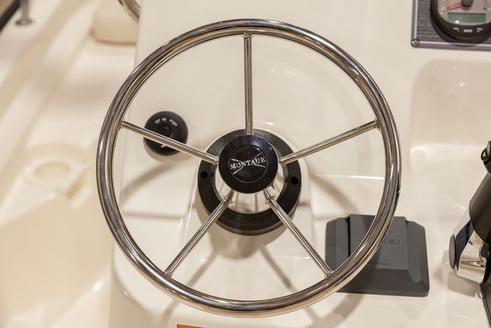 2024 Boston Whaler 150 Montauk Photo 4 of 14