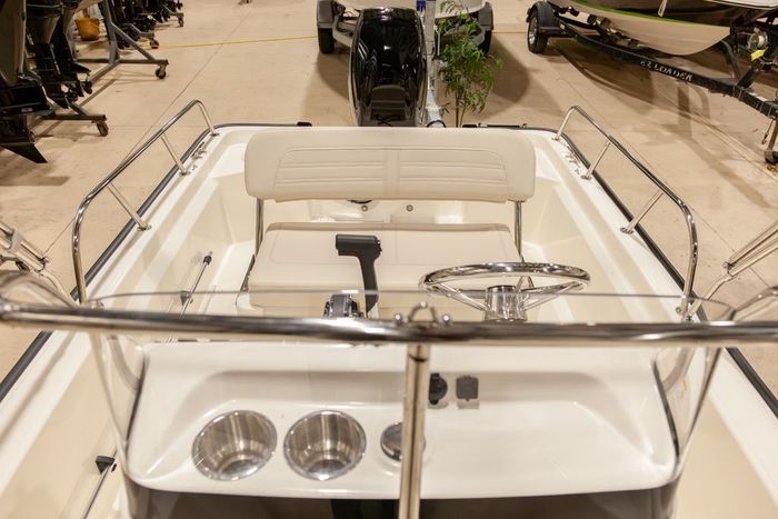 2024 Boston Whaler 150 Montauk Photo 10 of 14