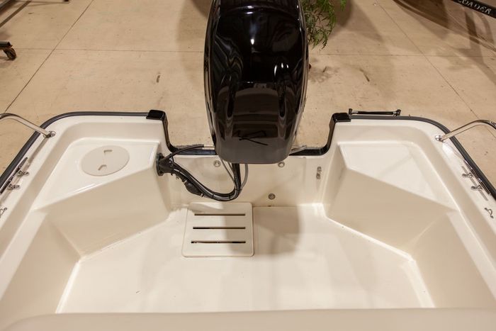 2024 Boston Whaler 150 Montauk Photo 11 of 14