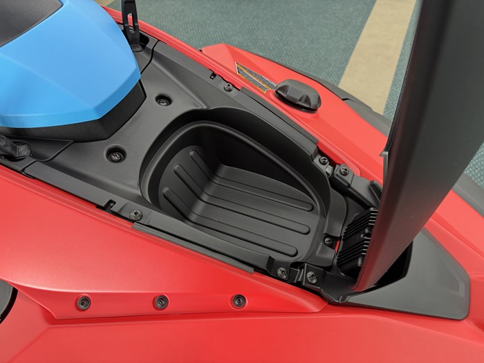 2025 Yamaha WaveRunner® JetBlaster® DLX 3-Up Photo 13 of 21