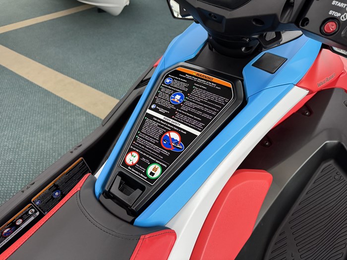 2025 Yamaha WaveRunner® JetBlaster® DLX 3-Up Photo 7 of 21