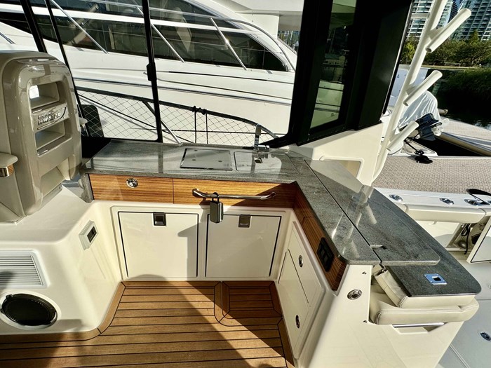 2022 Boston Whaler 405 Conquest Photo 25 sur 42