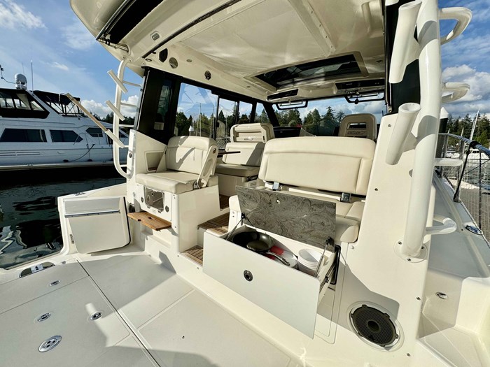 2022 Boston Whaler 405 Conquest Photo 10 sur 42