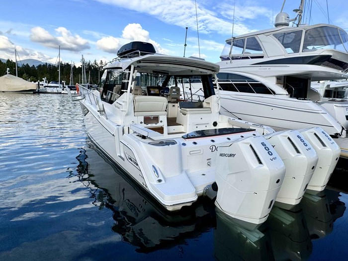 2022 Boston Whaler 405 Conquest Photo 3 sur 42