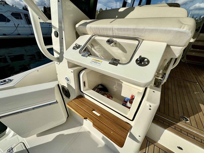 2022 Boston Whaler 405 Conquest Photo 11 sur 42