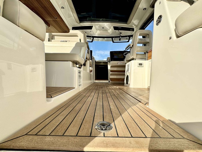 2022 Boston Whaler 405 Conquest Photo 28 sur 42