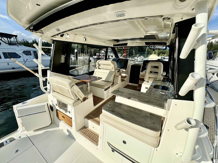 2022 Boston Whaler 405 Conquest Photo 12 sur 42